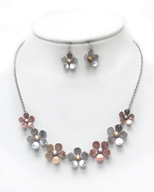 MULTI METAL LINKED FLOWERS NECKLACE SET